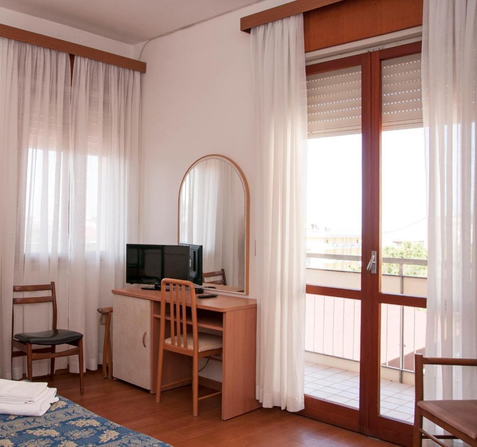 Hotel Rugantino Cesenatico Eksteriør billede