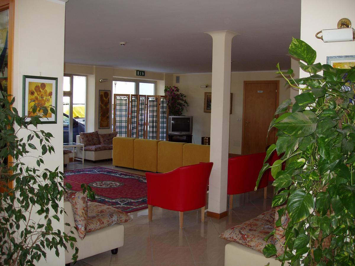 Hotel Rugantino Cesenatico Eksteriør billede