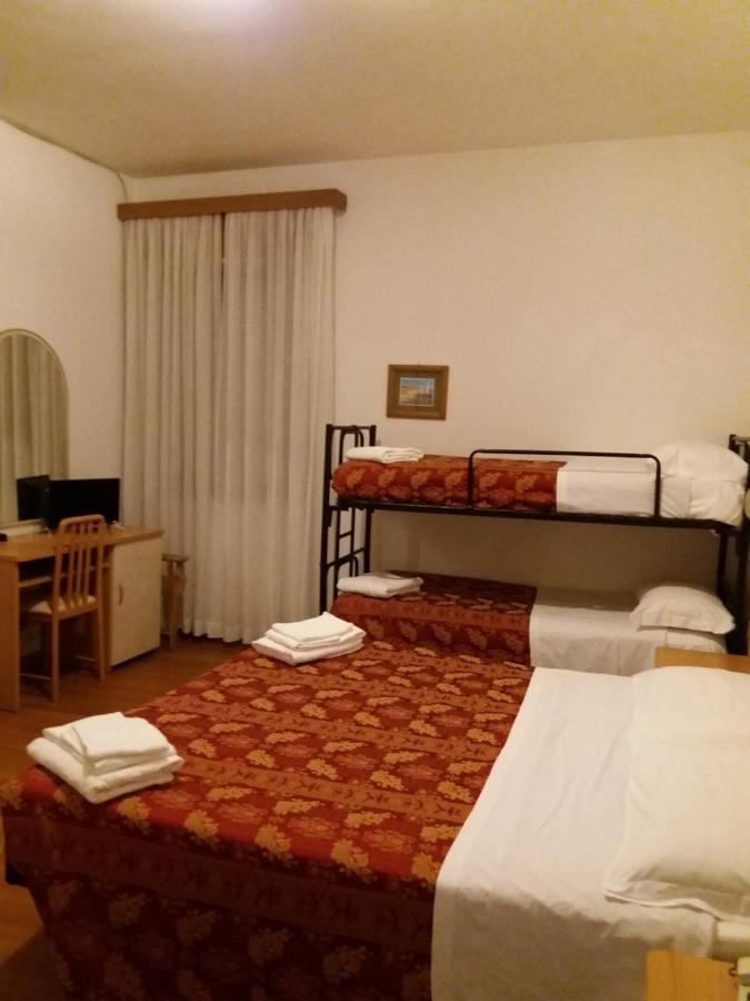 Hotel Rugantino Cesenatico Eksteriør billede