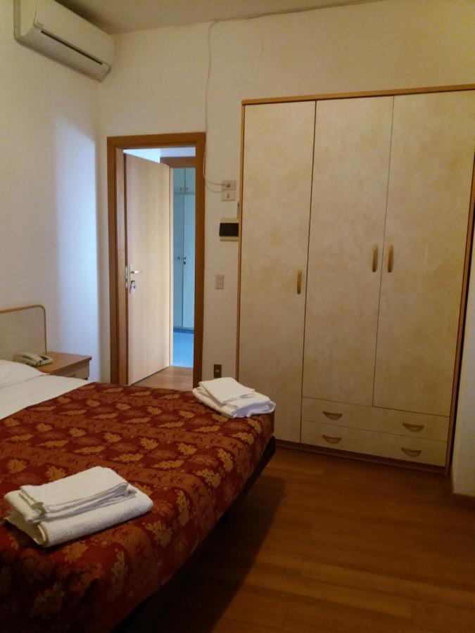 Hotel Rugantino Cesenatico Eksteriør billede